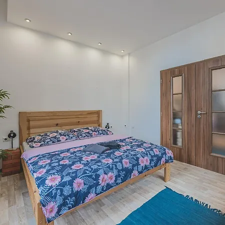 Daviduv Apartman V Centru Mesta Hradec Králové
