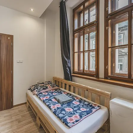 Daviduv Apartman V Centru Mesta דירה *